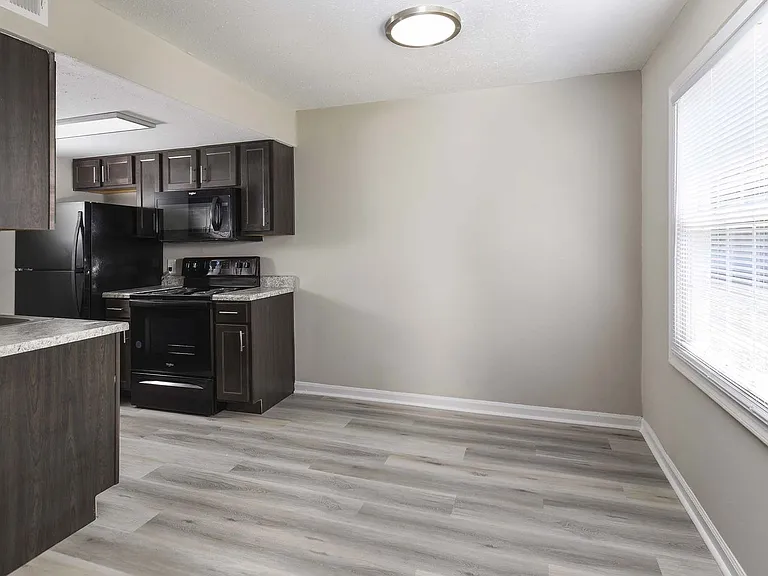 The George Apartment Homes — Photo 40