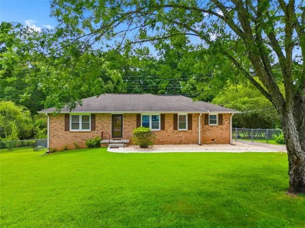 3283 Meadowview Ln SW, Marietta, GA 30008
