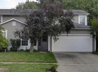 5 Dorchester Ct, Streamwood, IL 60107