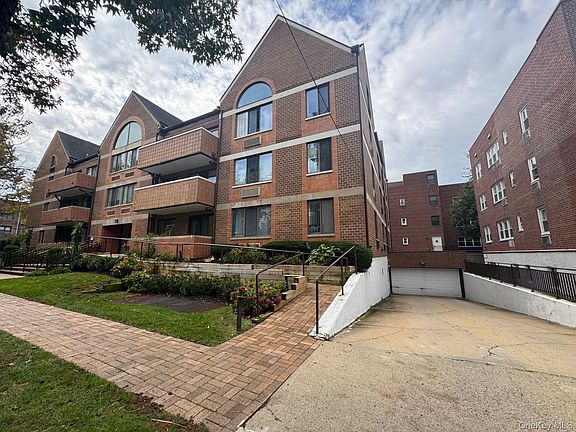 3rd image of 10 Canterbury Road #1B