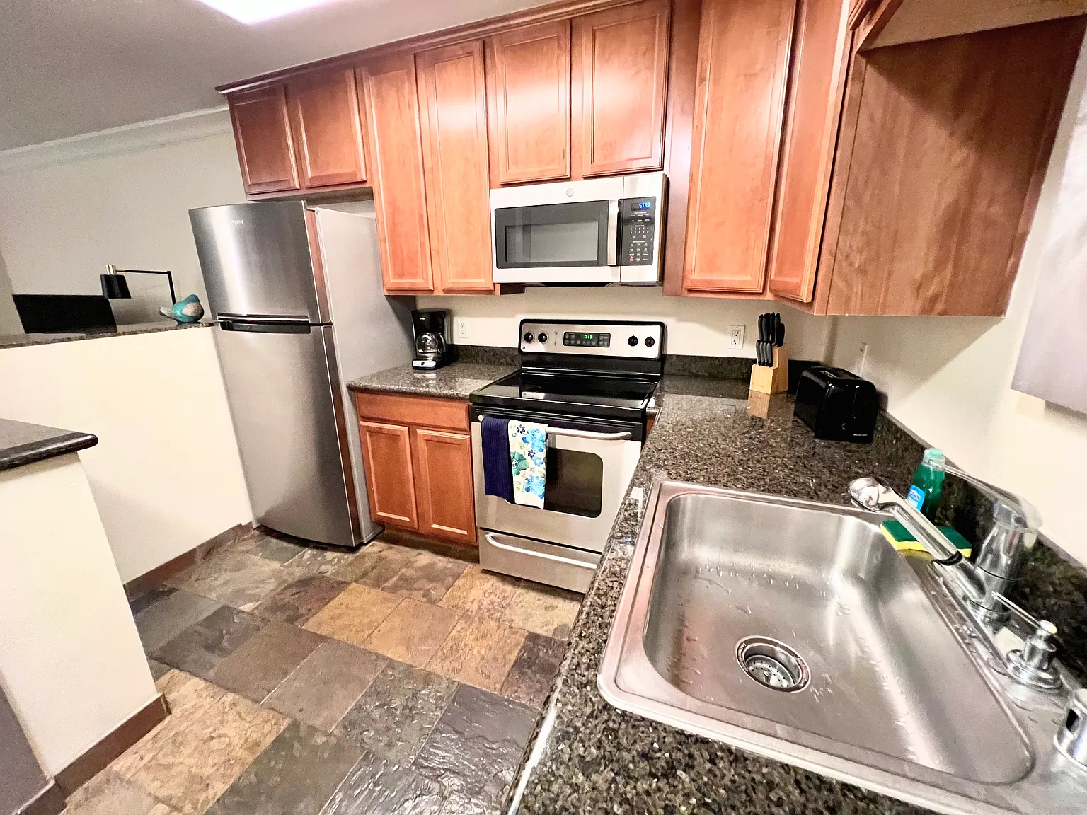 Studio, 1.0 bath, 460 sqft, $2,950 — Photo 3