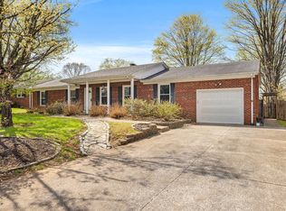 216 Blueridge Dr, Frankfort, KY 40601