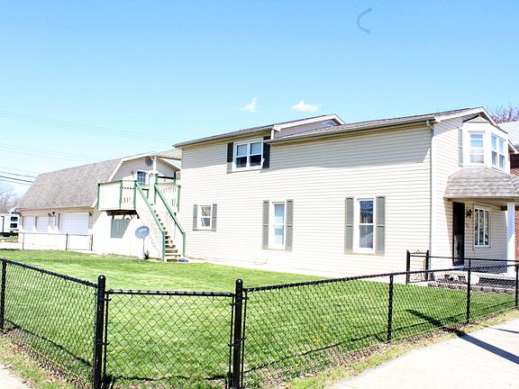 2nd image of 309 E Wood St