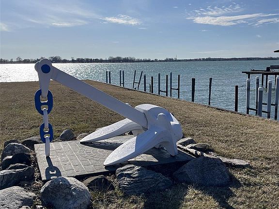 2nd image of 6066 River Rd