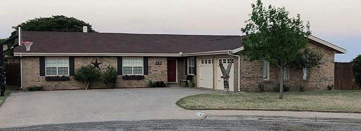 1st image of 107 Holly Cir