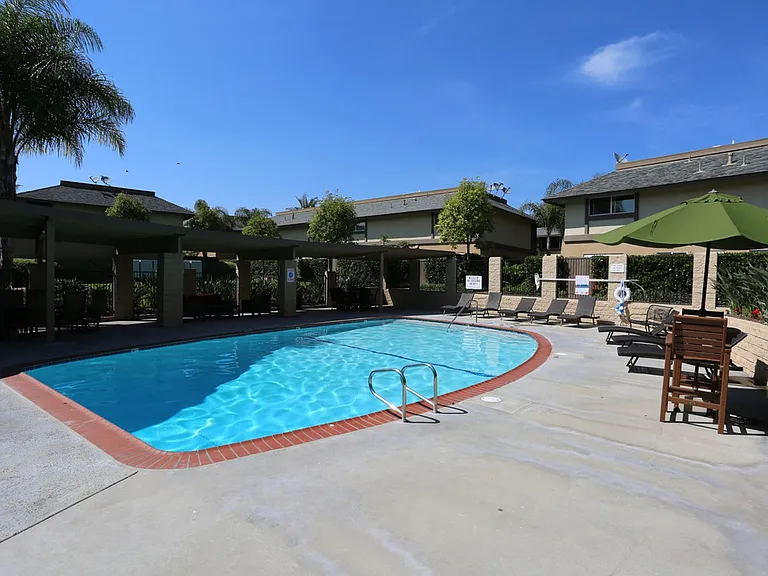 Avalon Townhomes OPEN HOUSE SATURDAY 11/15/2025 — Photo 8