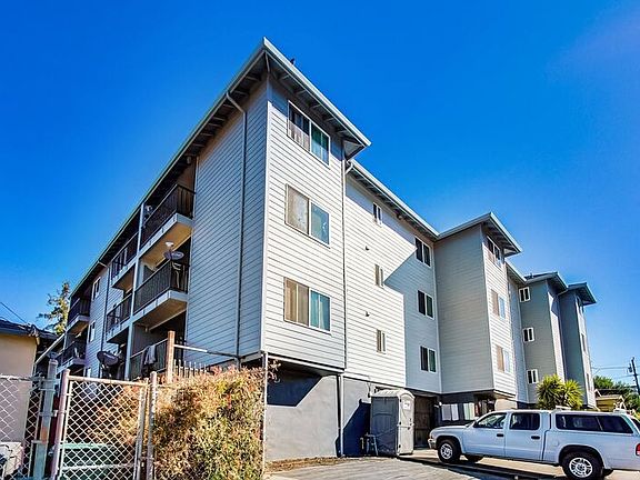 4th image of 2701 High St APT 306