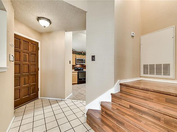 3rd image of 3011 Hyde Ct