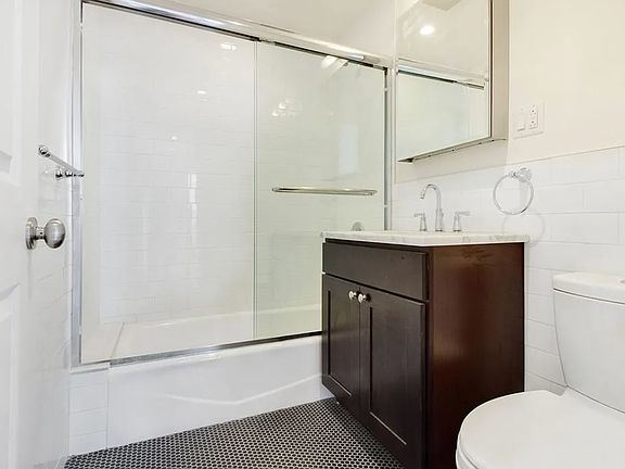 5th image of 212 W 20th St APT 5F