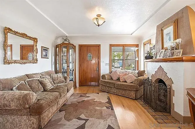 2234 Bancroft St — Photo 2