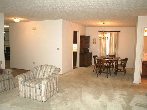 5th image of 209 Samuel Ross Ct