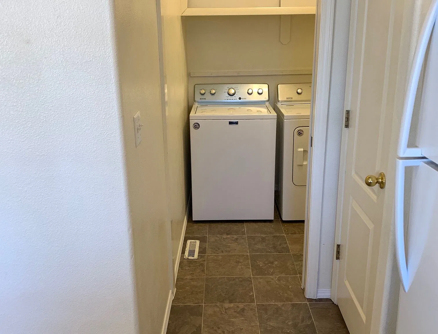 785 Willow Dr - - — Photo 4