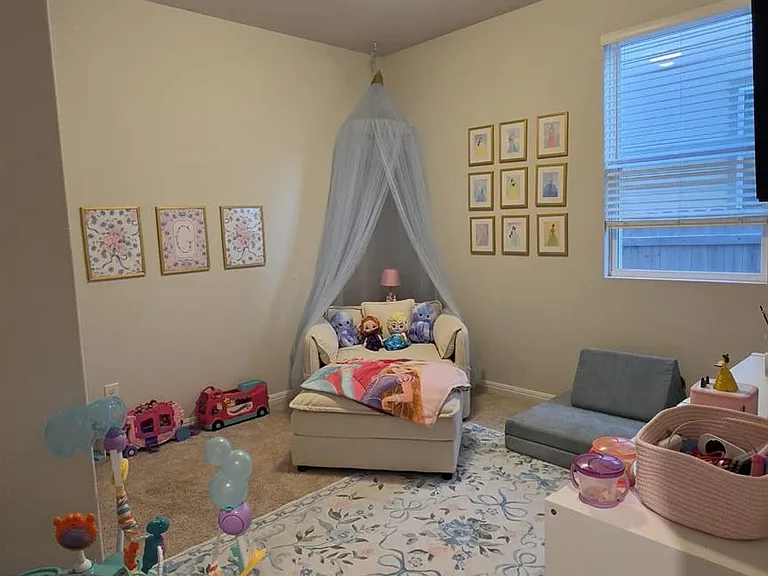 221 Travis Ln — Photo 14