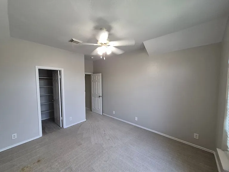 712 Moss Wood — Photo 40
