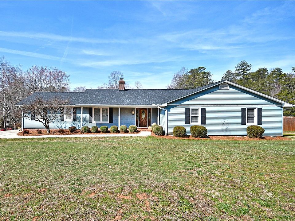 1st image of 201 Buckingham Rd