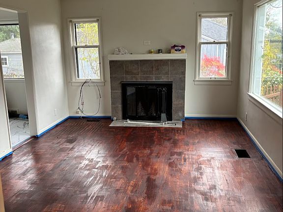 Bright, south/east facing living room.