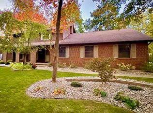 1419 Whitehall St, Midland, MI 48642