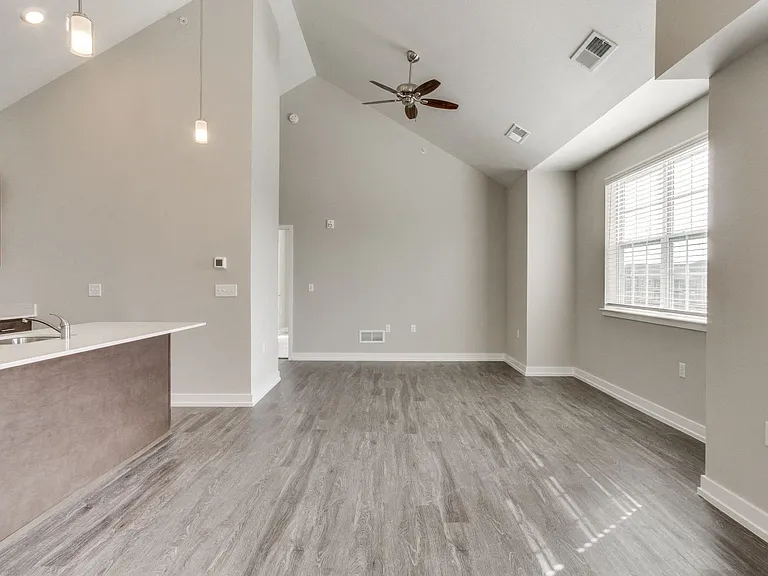 Large Living Room (Oak)