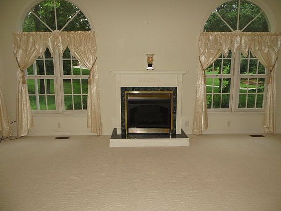 5th image of 44 Alison Dr