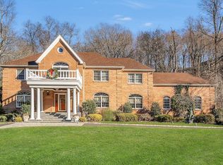 19 Pheasant Run Rd, Pleasantville, NY 10570