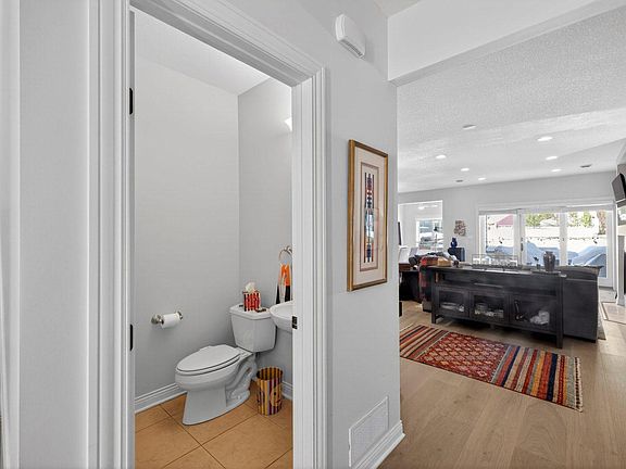 4th image of 671 Panorama Cir NW