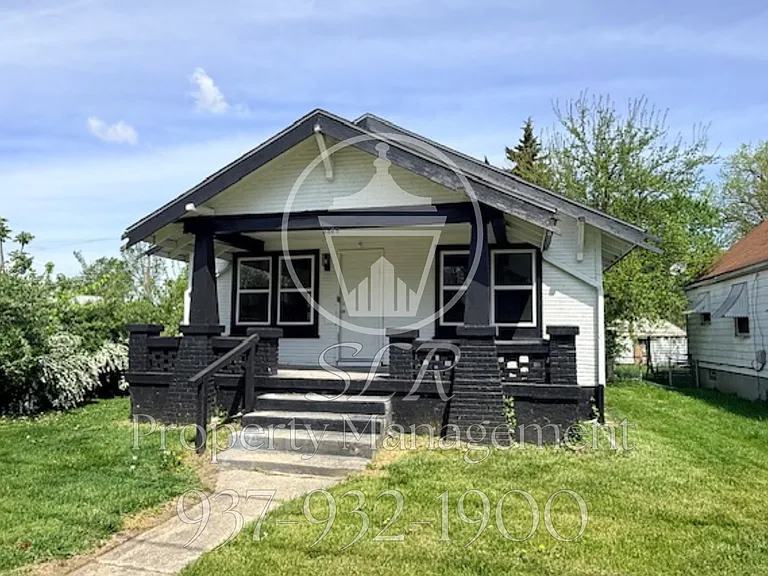 3925 Hoover Ave — Photo 1