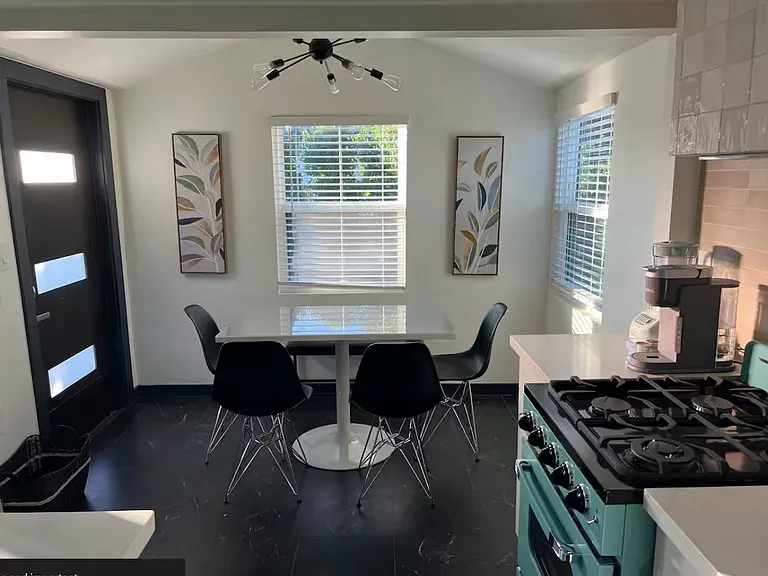 1024 E Taylor St — Photo 15