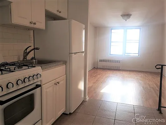 Rented by City Connections Realty | media 6