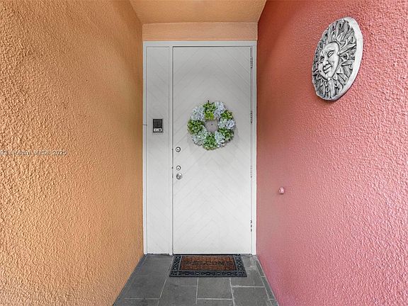 4th image of 7117 Ballantrae Ct