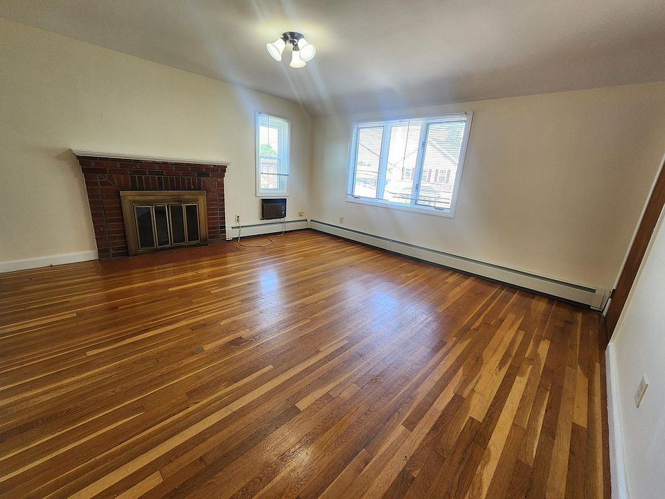 Living Room/Dining Room #2