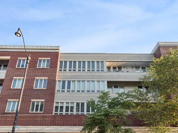 3021 W Armitage Ave APT 404, Chicago, IL 60647