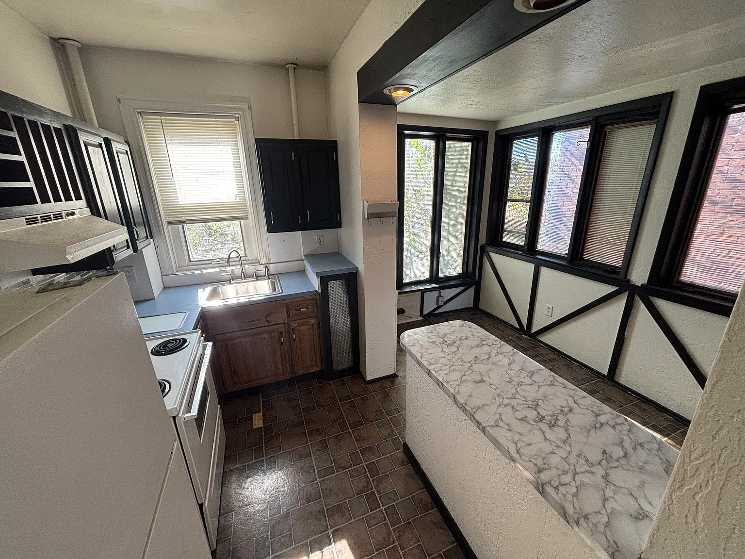 3 bed, 1300 sqft, $1,150 — Photo 3
