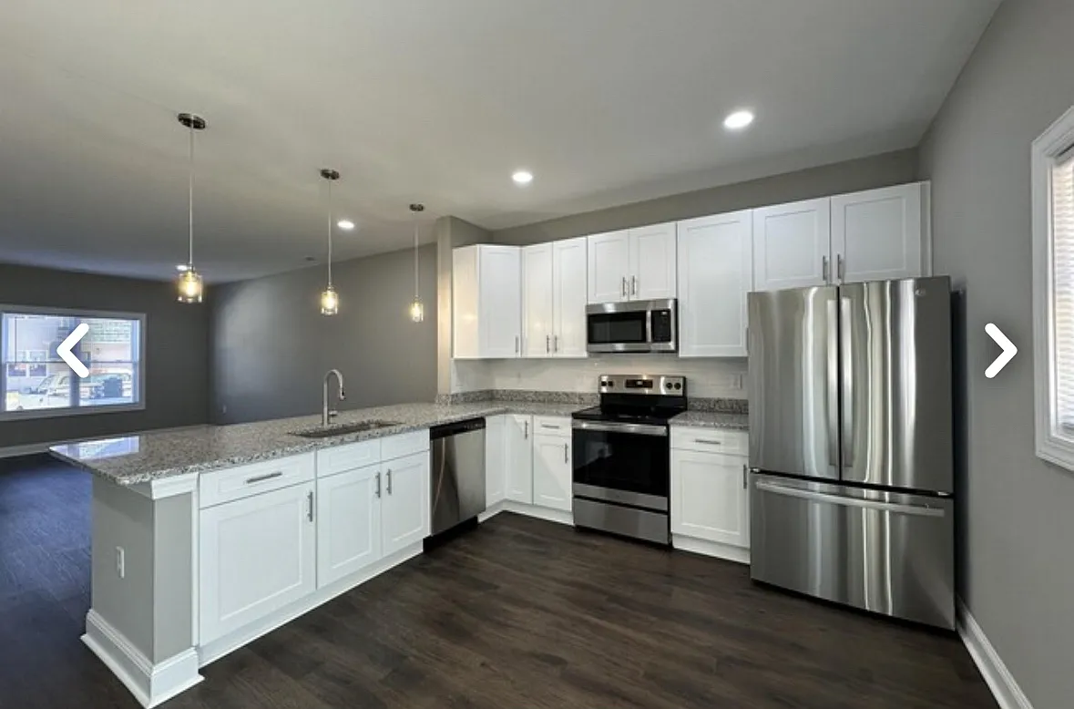 3 bed, 2.5 bath, 1336 sqft, $1,785 — Photo 2