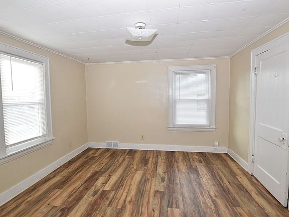 4th image of 135 E Eckman St #B1403c163