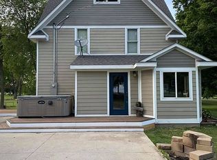 355 SE Sycamore Ave, Earlham, IA 50072