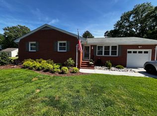 101 Mary Ann Dr, Seaford, VA 23696