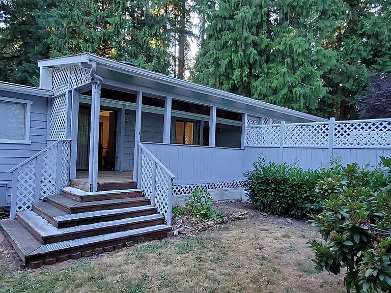 105 Ave SE — Photo 29