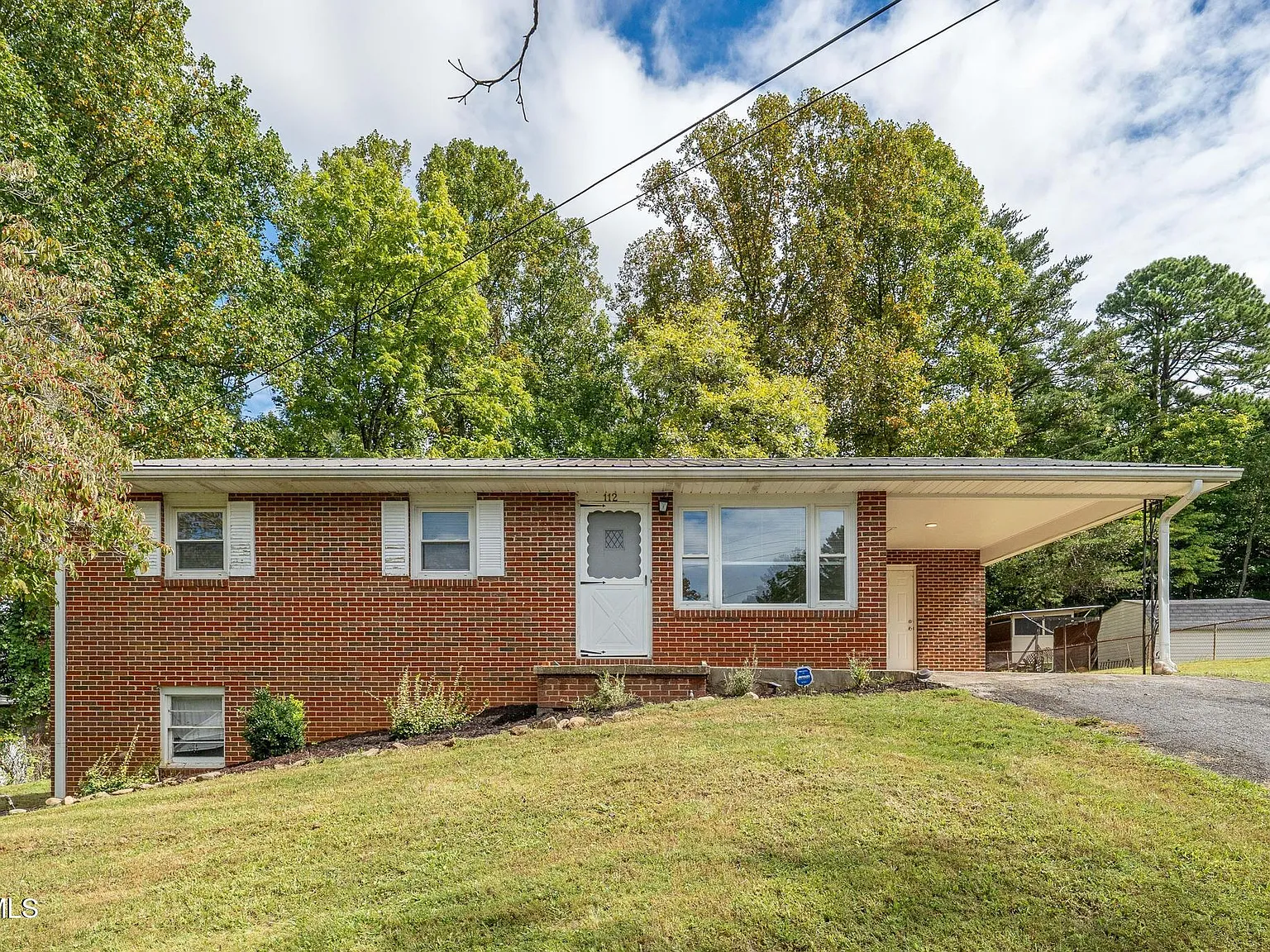 3 bed, 953 sqft, $1,750 — Photo 1