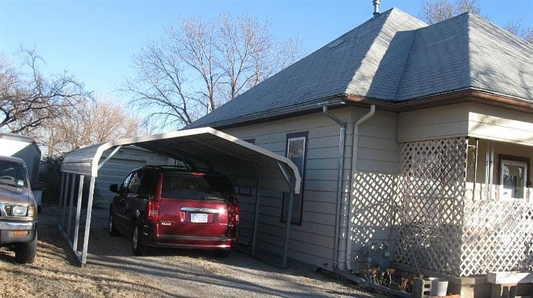2nd image of 1006 Heizer St