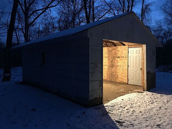 22’x14’ building. 