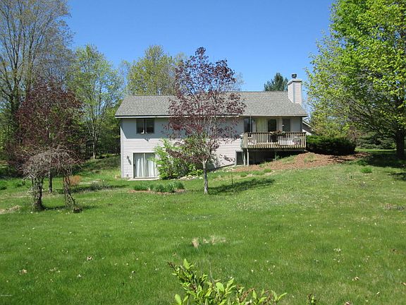 3rd image of 6665 Windwood Dr