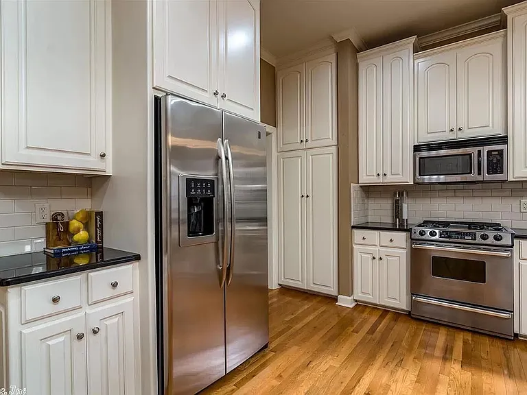 20 Bristol Ct — Photo 8