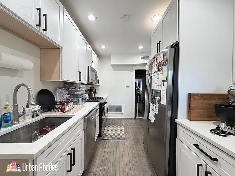 3247 N Damen Ave #1AC — Photo 9