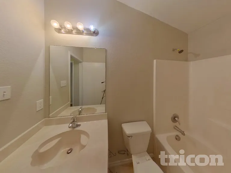 2116 Charmion Ln — Photo 12