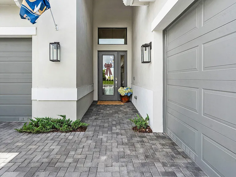 13207 Feathering Way — Photo 3