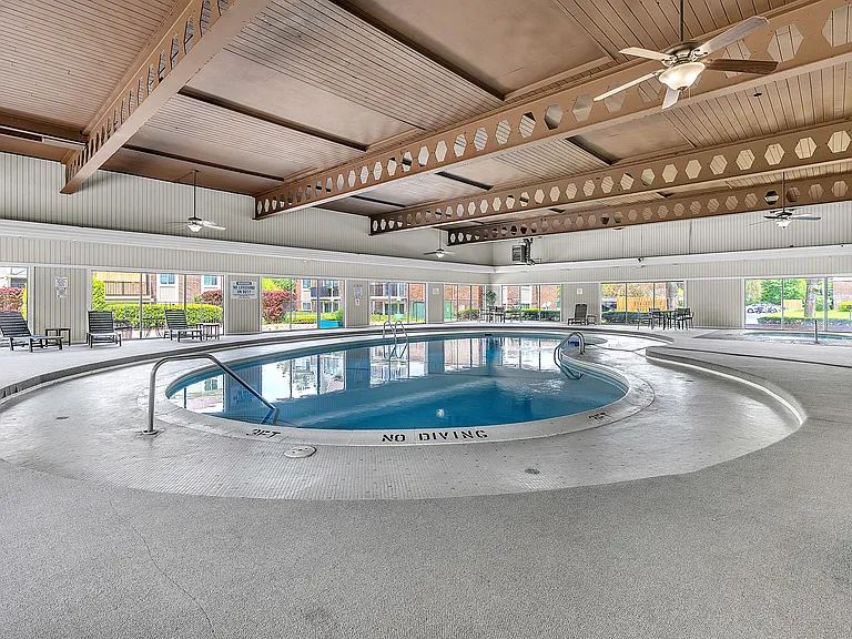 Camelot Place — Photo 3