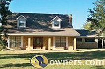 Quiet Living Close To Town