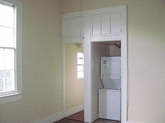 5th image of 923 Thalia St