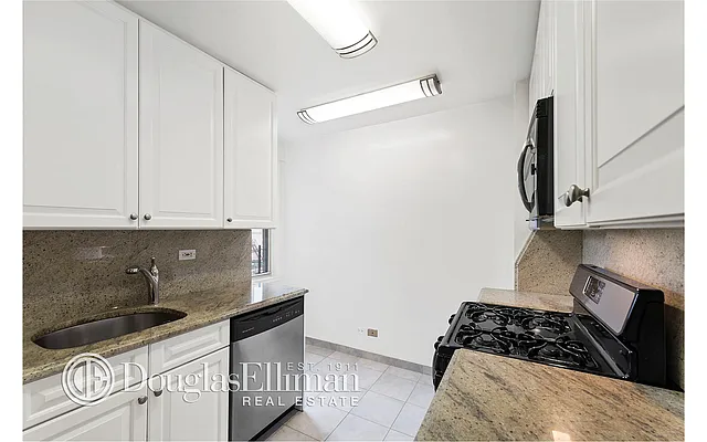 Rented by Douglas Elliman | media 28