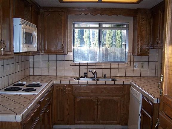 2nd image of 1653 Winchester Dr